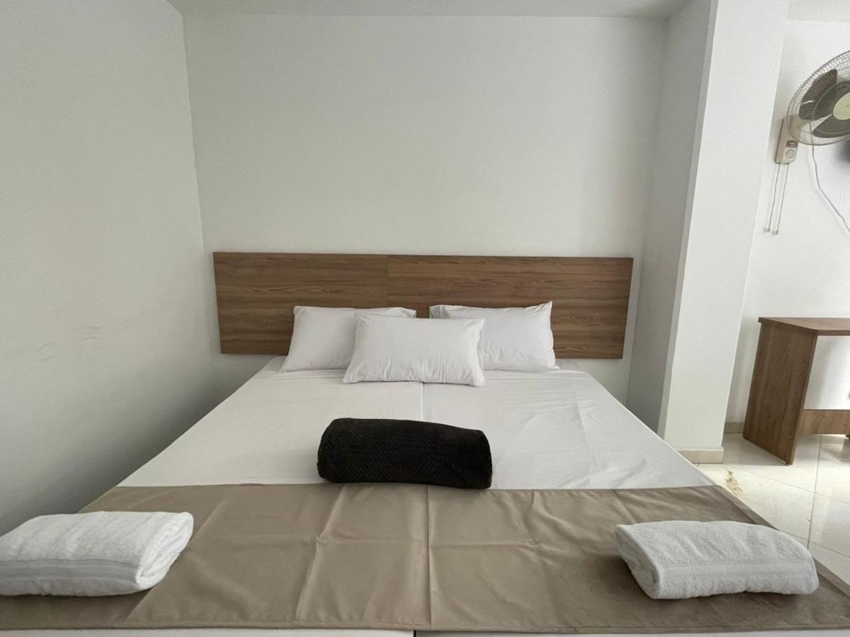Hotel Sie7E Express Medellín Buitenkant foto