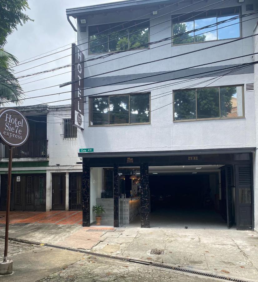Hotel Sie7E Express Medellín Buitenkant foto